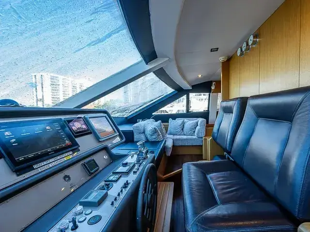 Ferretti Yachts 780