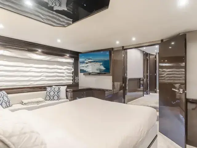 Marquis 72' FlyBridge