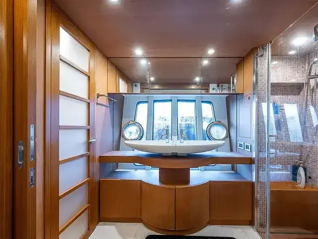 Ferretti Yachts 780