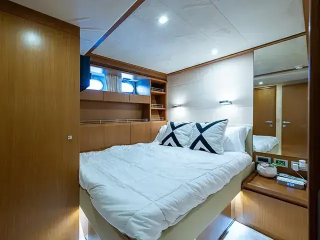 Ferretti Yachts 780