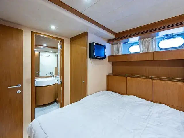 Ferretti Yachts 780