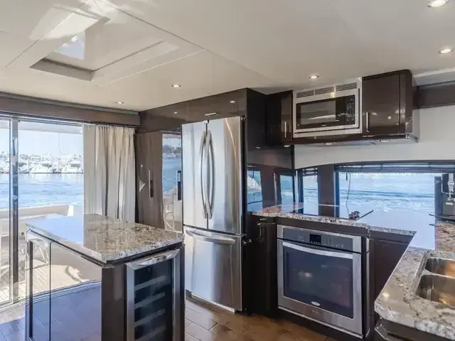 Marquis 72' FlyBridge