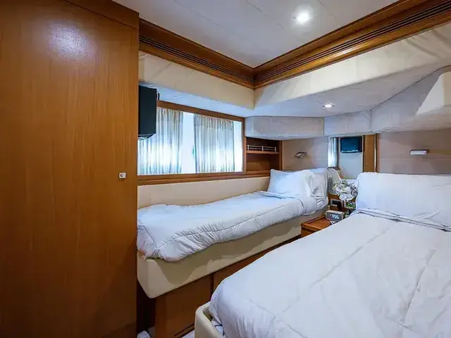 Ferretti Yachts 780