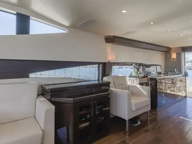 Marquis 72' FlyBridge