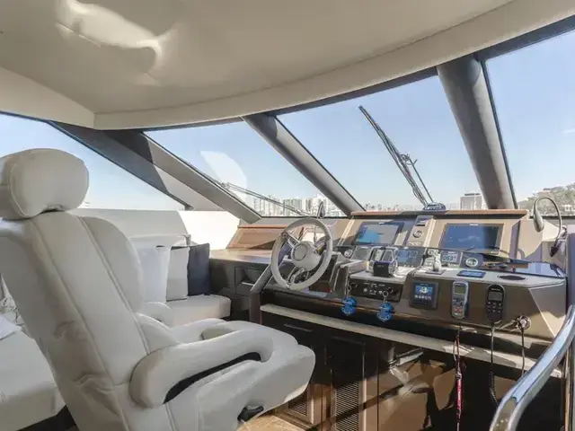 Marquis 72' FlyBridge