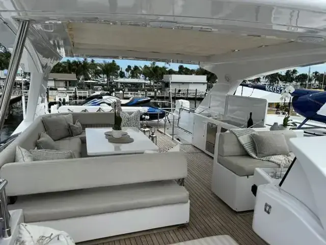 Ferretti Yachts 840 Altura