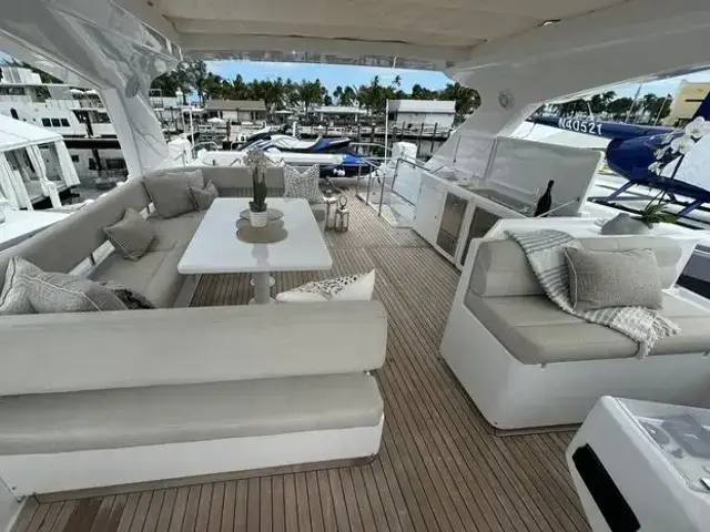 Ferretti Yachts 840 Altura