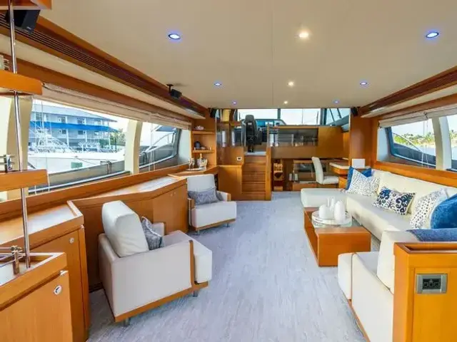 Ferretti Yachts 840 Altura