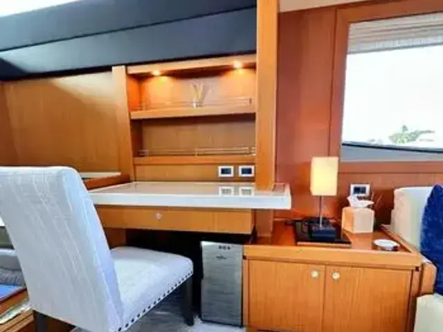 Ferretti Yachts 840 Altura