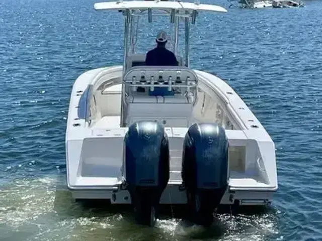 Jupiter 26 FS Center Console