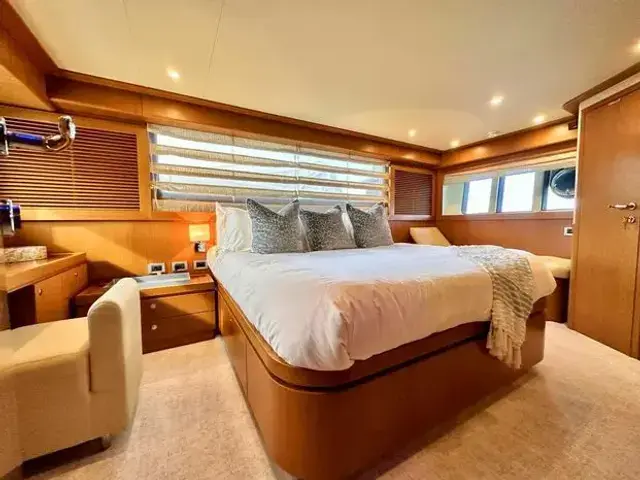 Ferretti Yachts 840 Altura