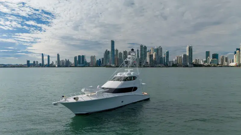 2008 Hatteras 77' enclosed bridge