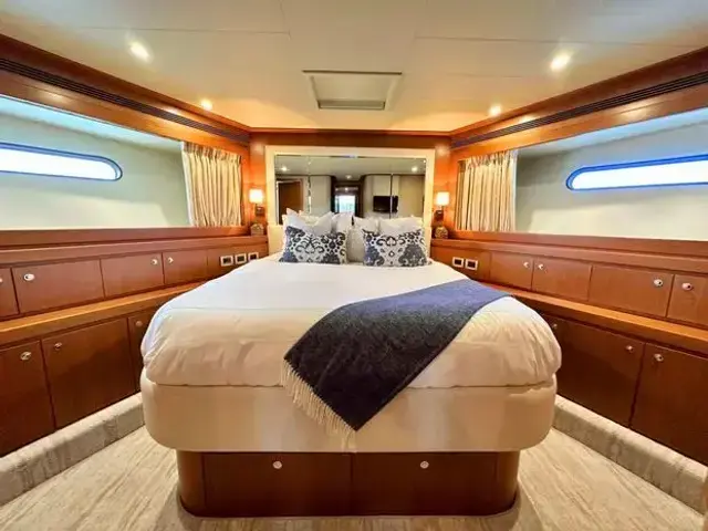 Ferretti Yachts 840 Altura