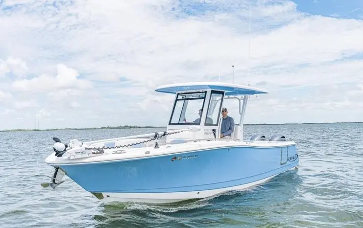 2023 Robalo r270 center console