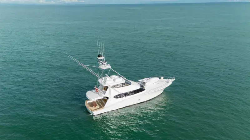 2008 Hatteras 77' enclosed bridge