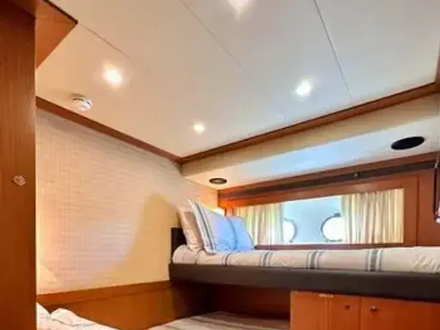 Ferretti Yachts 840 Altura