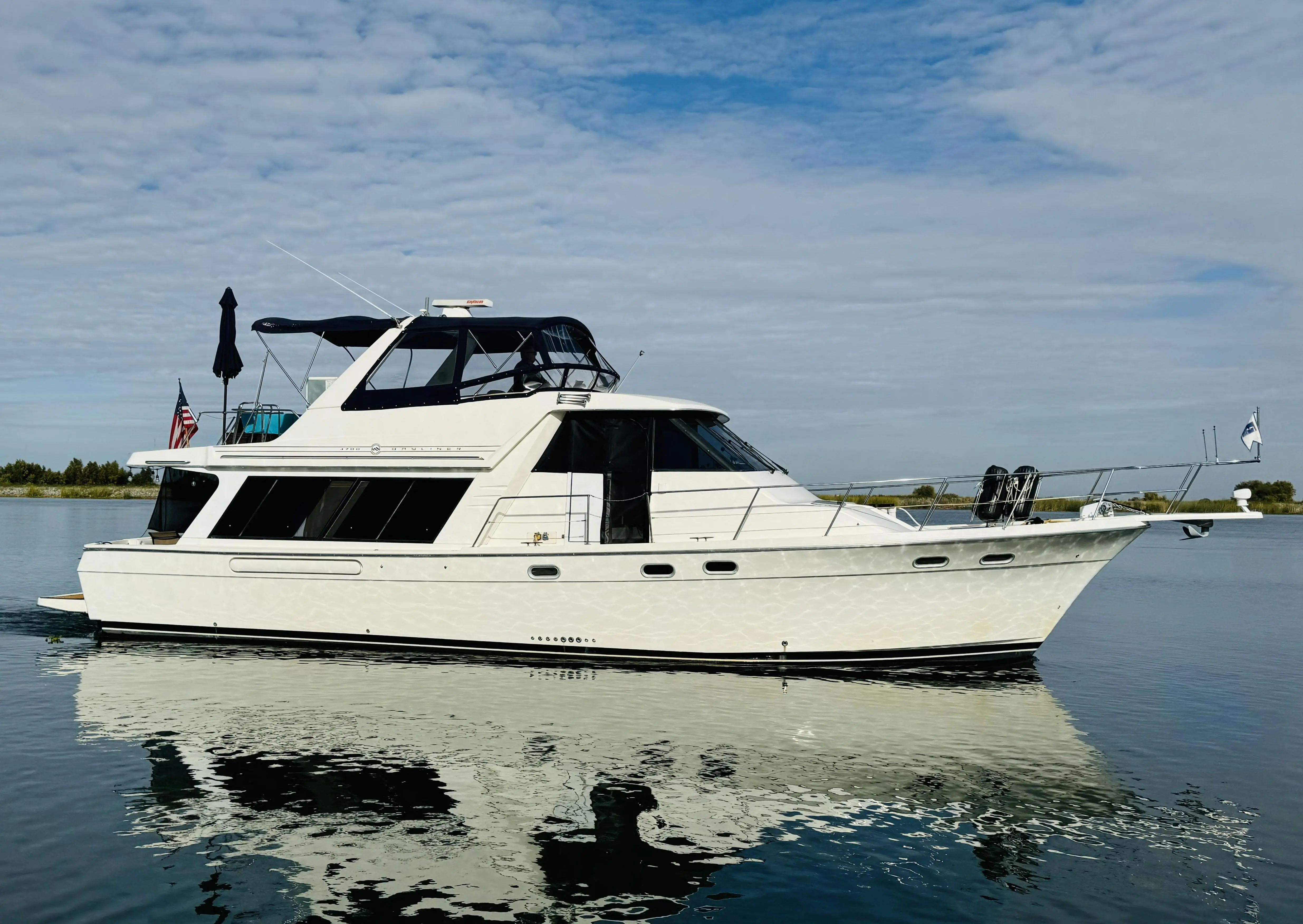 1994 Bayliner 4788 pilothouse motor yacht