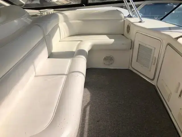 Sea Ray 550 Sedan Bridge