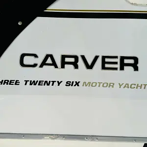 1999 Carver 326 AFT CABIN