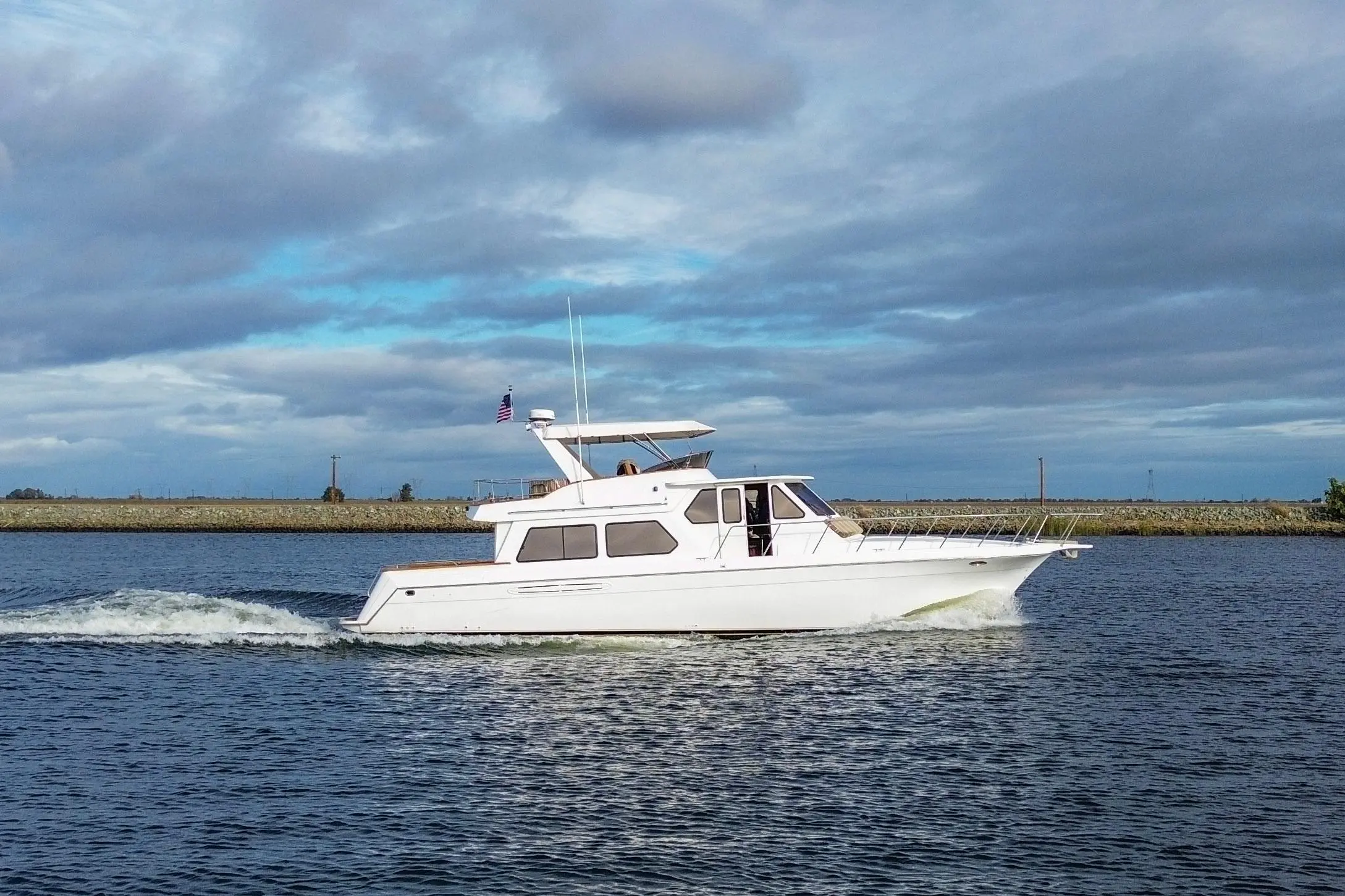 2001 Navigator 56 pilothouse classic