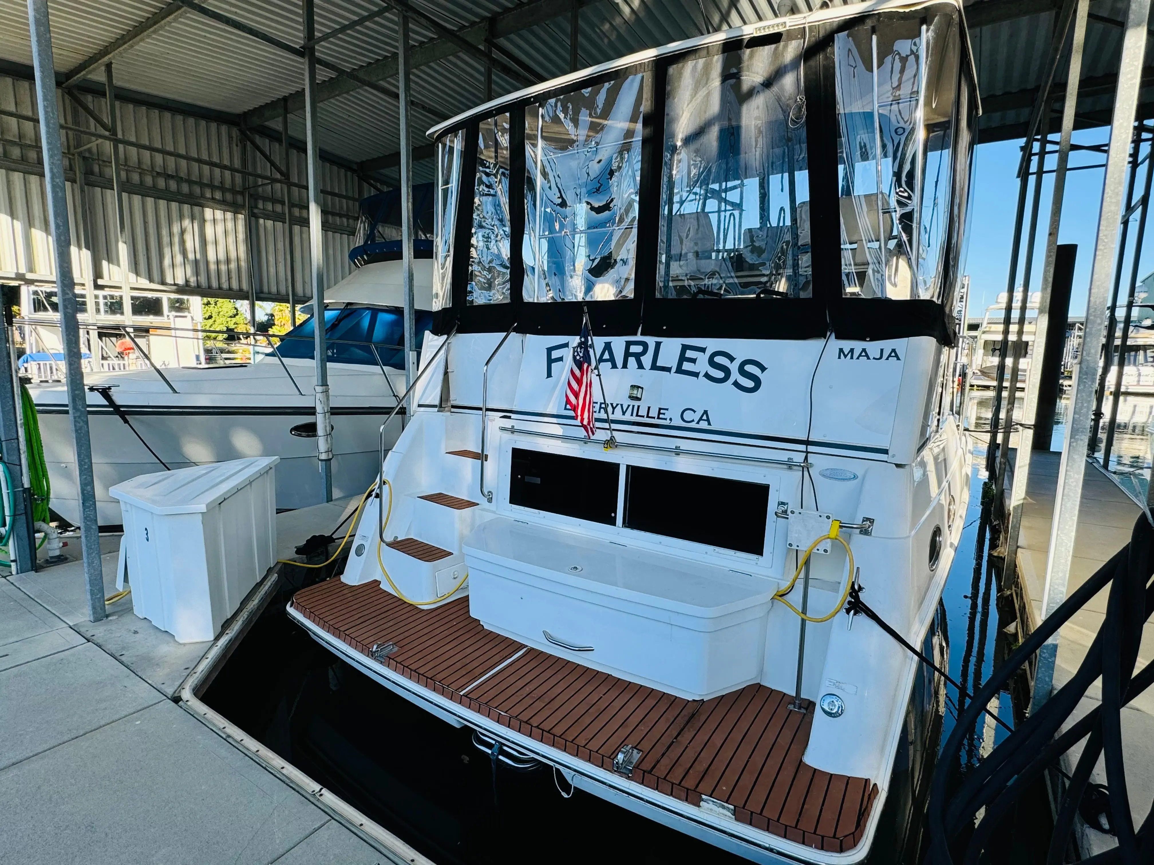 1999 Carver 326 aft cabin