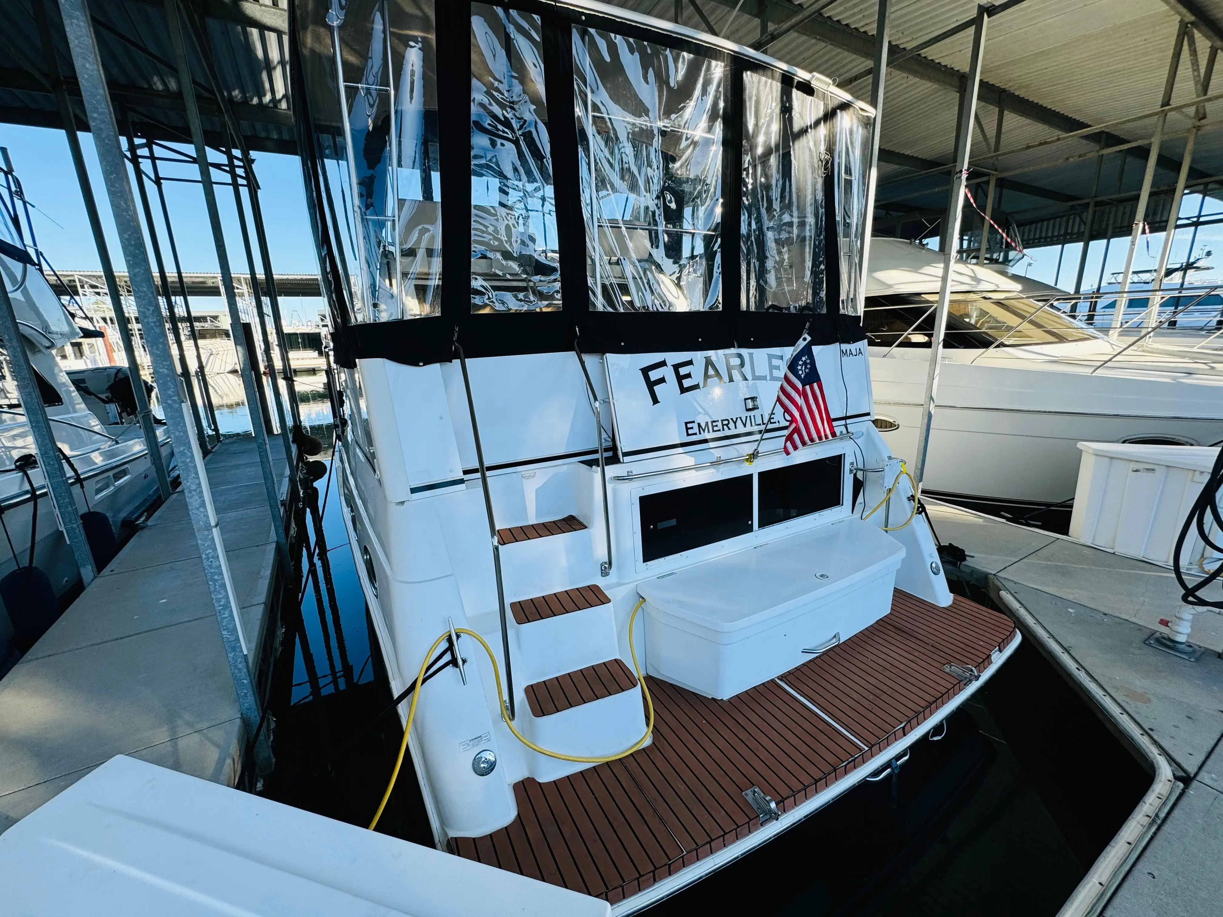 1999 Carver 326 aft cabin