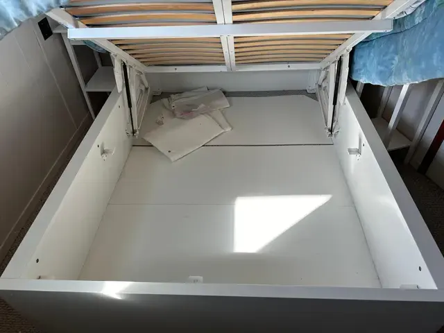 Harbor Master 47' FLYBRIDGE HOUSEBOAT