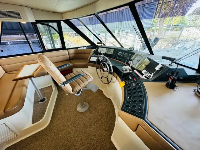 Bayliner 4788 Pilothouse Motor Yacht