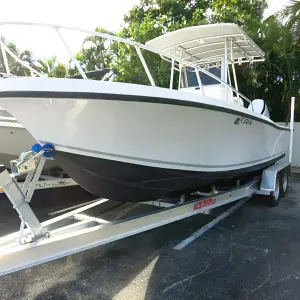 1993 Mako 221 Center Console