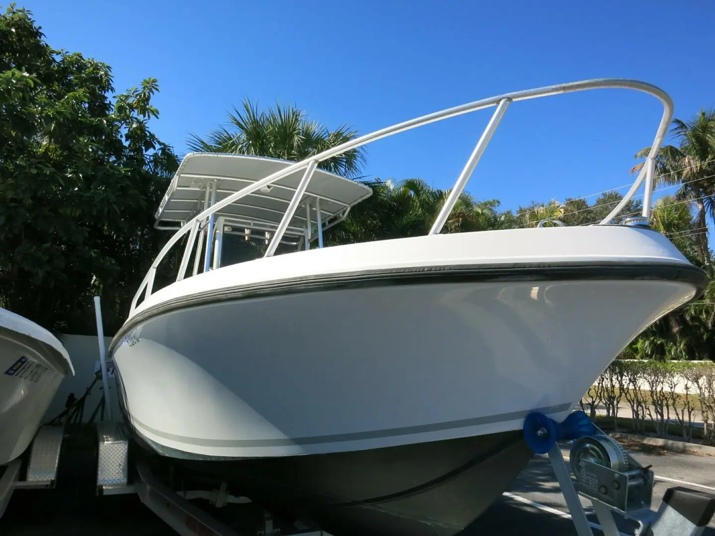 1993 Mako 221 center console