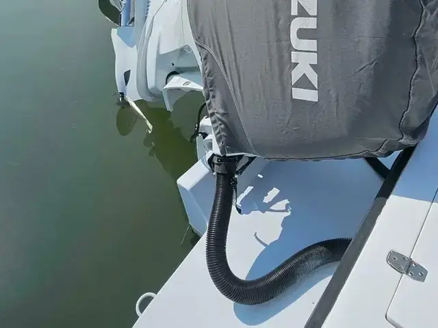 Mako 221 Center Console