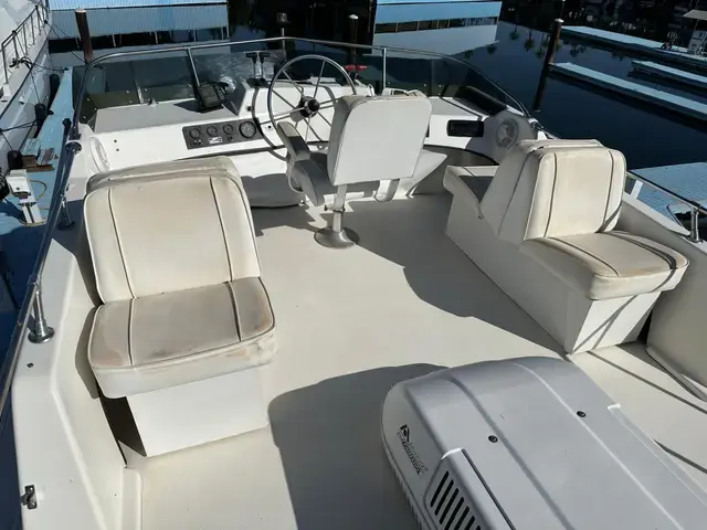 Harbor Master 47' FLYBRIDGE HOUSEBOAT