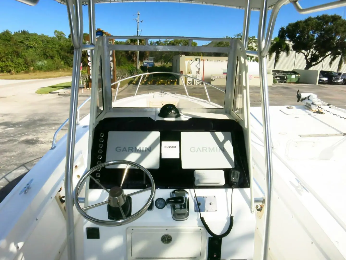 1993 Mako 221 center console