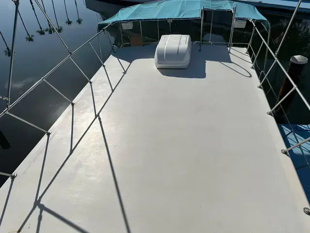 Harbor Master 47' FLYBRIDGE HOUSEBOAT