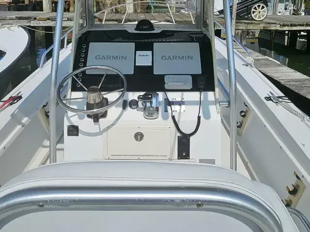 Mako 221 Center Console