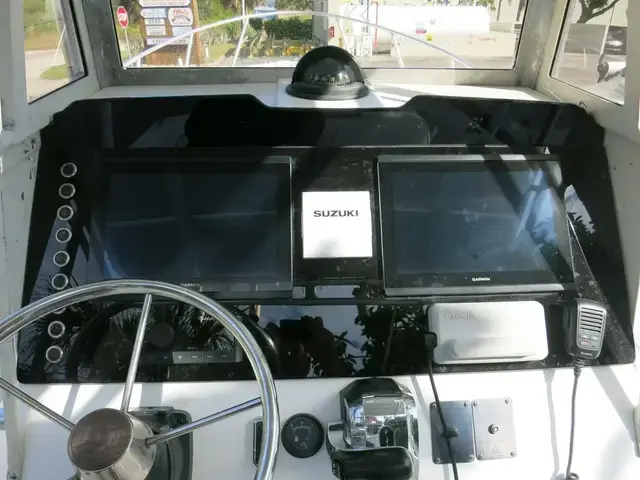 Mako 221 Center Console