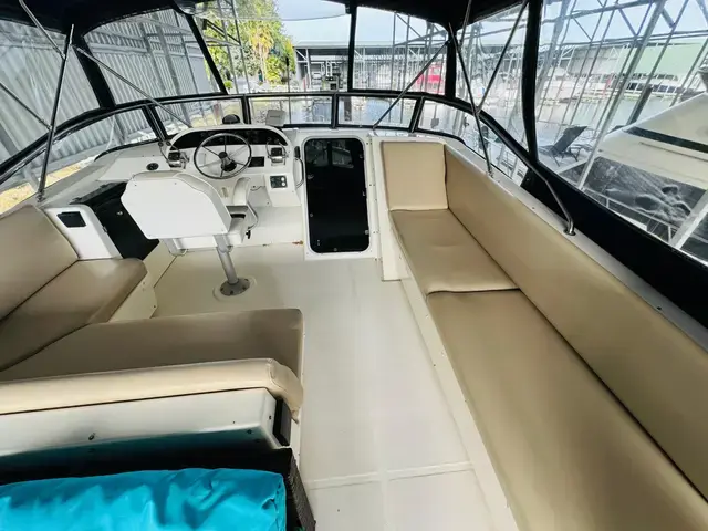 Bayliner 4788 Pilothouse Motor Yacht