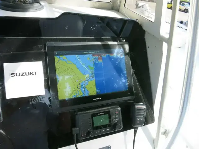 Mako 221 Center Console