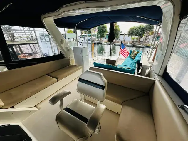 Bayliner 4788 Pilothouse Motor Yacht