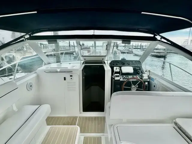 Tiara Yachts 31