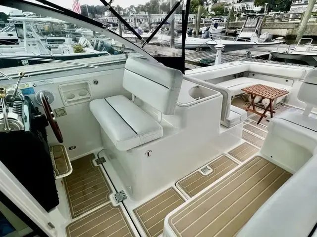 Tiara Yachts 31