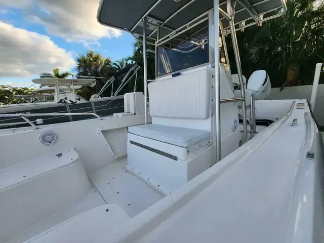 Mako 221 Center Console