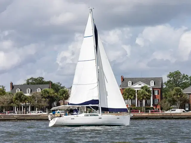 Beneteau Oceanis 43