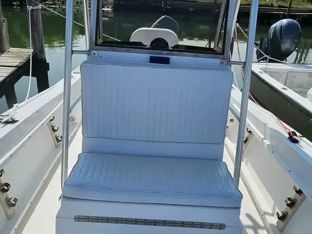 Mako 221 Center Console