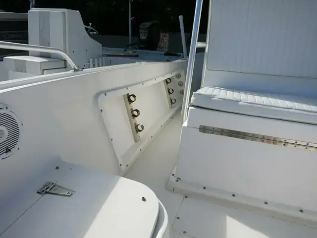 Mako 221 Center Console