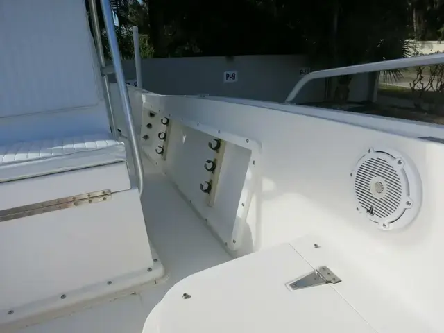 Mako 221 Center Console