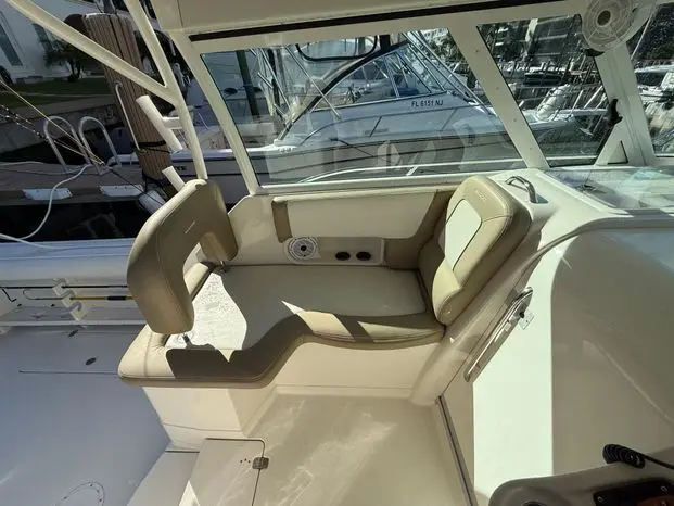 2013 Sailfish 320 express