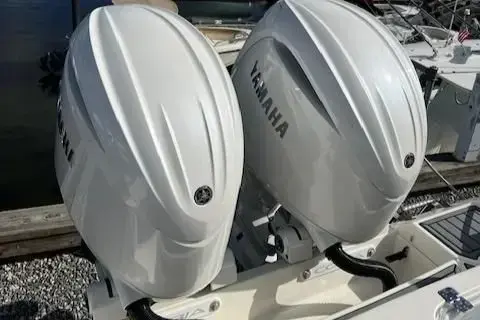 2025 Yamaha 265 open center console