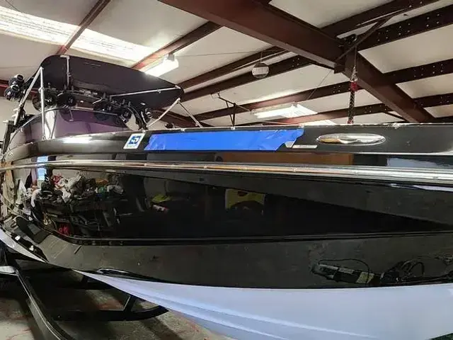 Scarab 255 Platinum Se