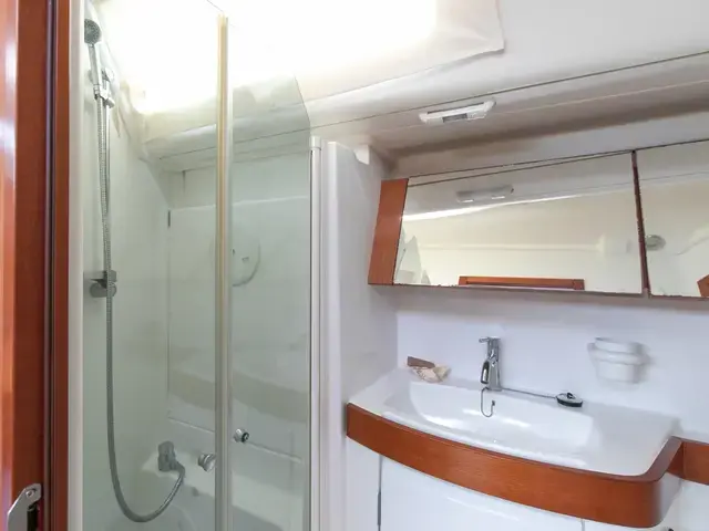 Beneteau Oceanis 43